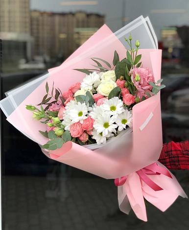 Букет цветов из: Розы, Лизиантусы и Хризантемы в Новосергиевке
